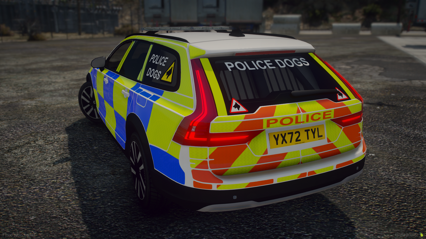 Marked Dogs Volvo V90 Cross Country 2022