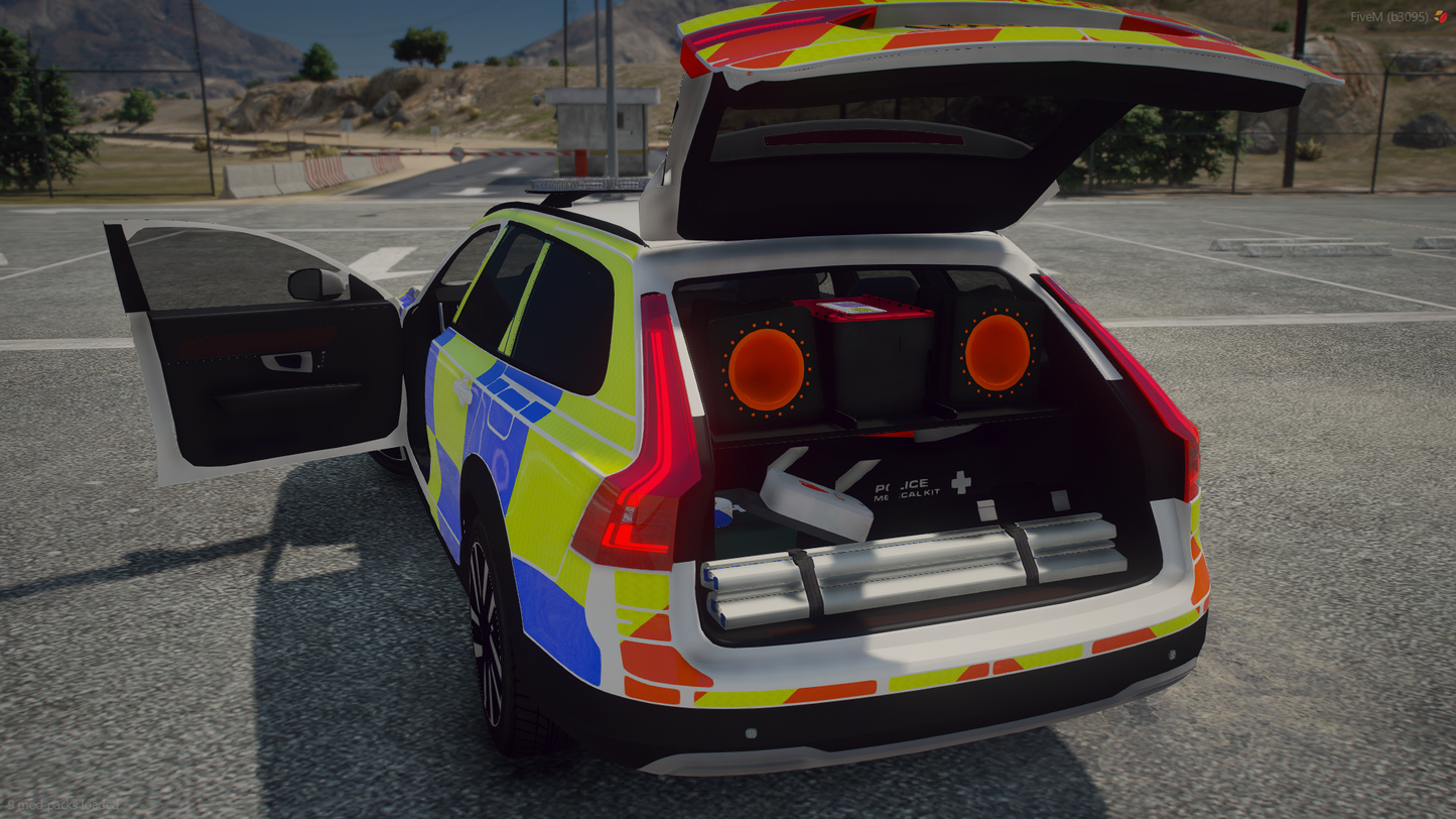 Marked Traffic Volvo V90 Cross Country 2022